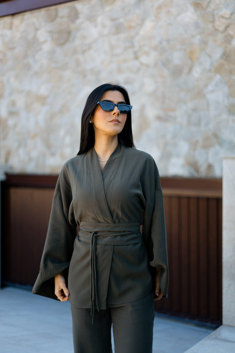 Kimono Alfaiataria Iara Verde Seco Ällie - foto adicional 2