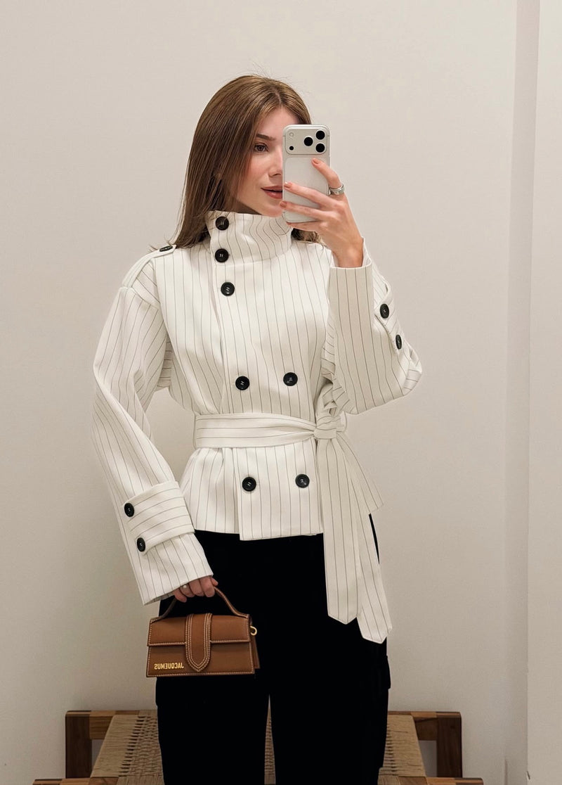Trench Coat Alfaiataria Miranda Risca Off White Ällie - foto adicional 3