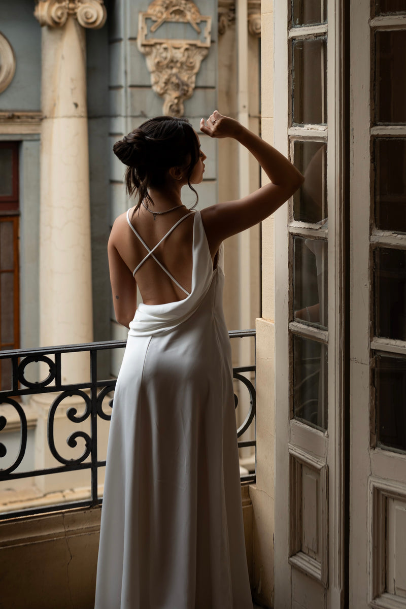 Vestido Longo Decote Degagê Júlia Off White Ällie - foto adicional 3