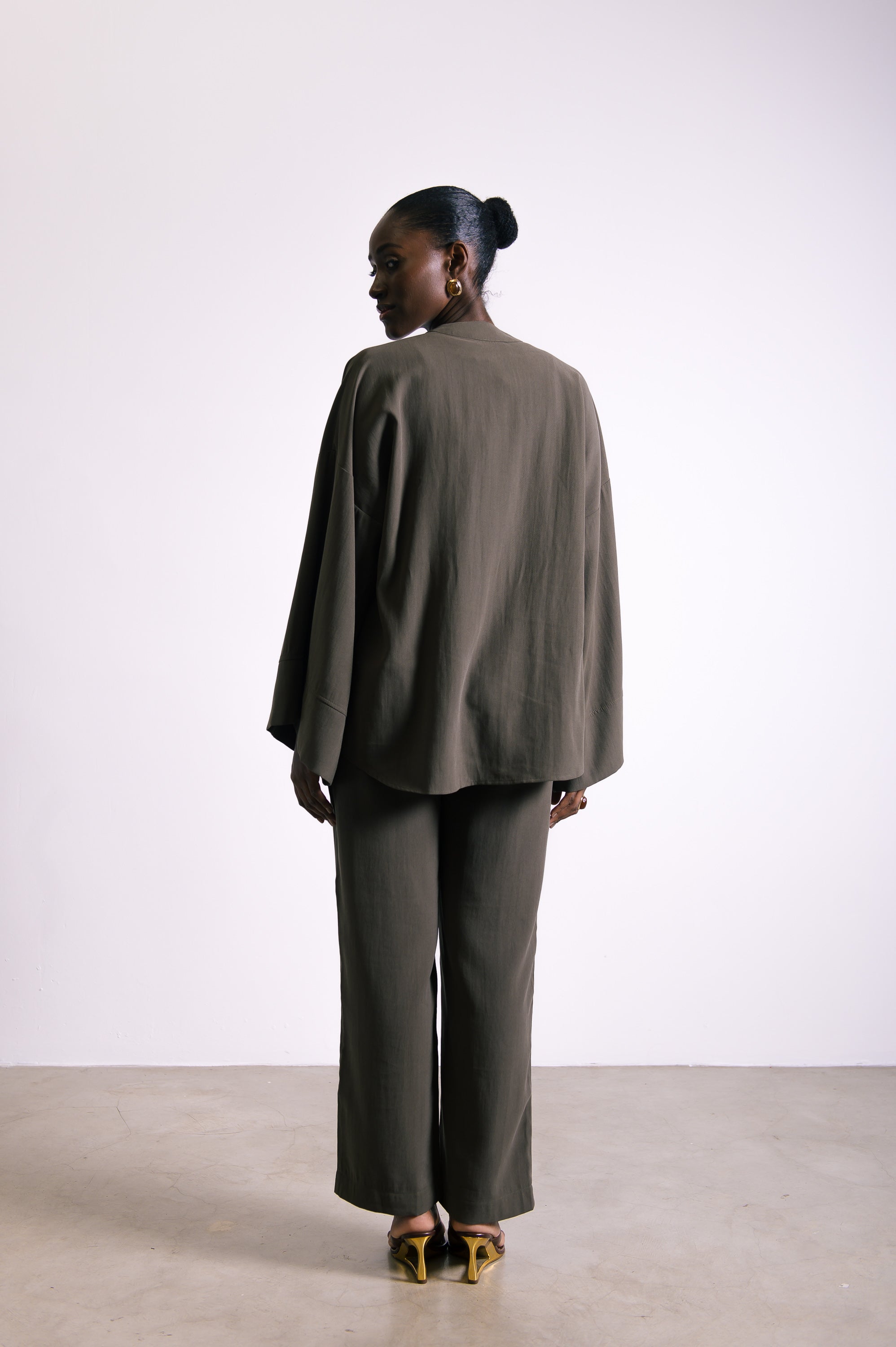Kimono Alfaiataria Iara Verde Seco Ällie