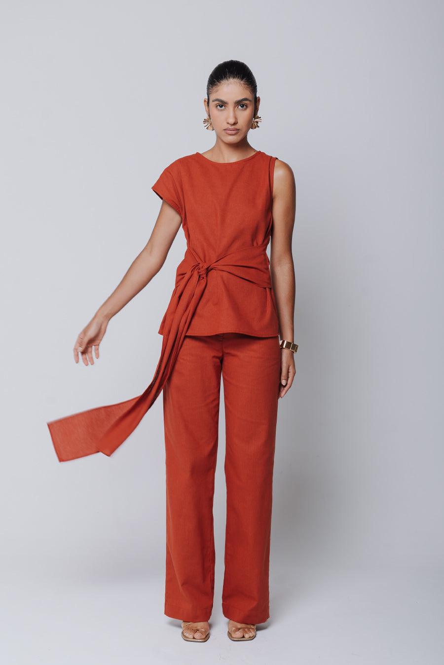 Blusa Amira Linho Vermelho Terra