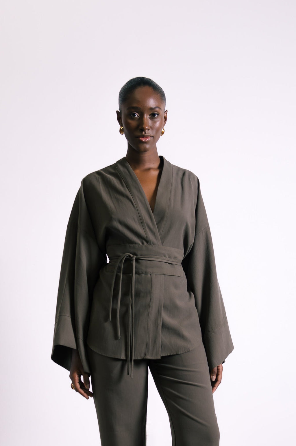 Kimono Alfaiataria Iara Verde Seco Ällie