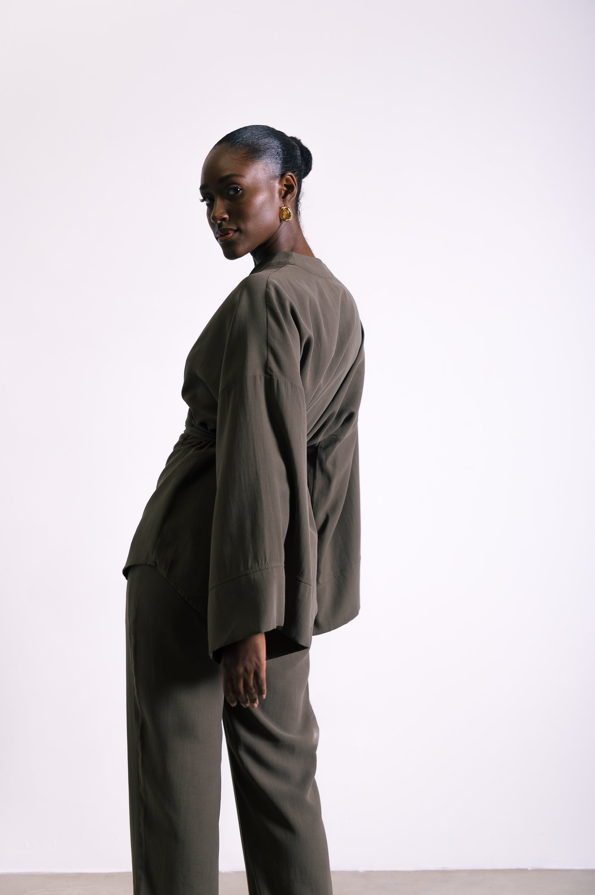 Kimono Alfaiataria Iara Verde Seco Ällie