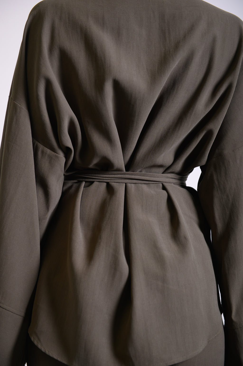 Kimono Alfaiataria Iara Verde Seco Ällie