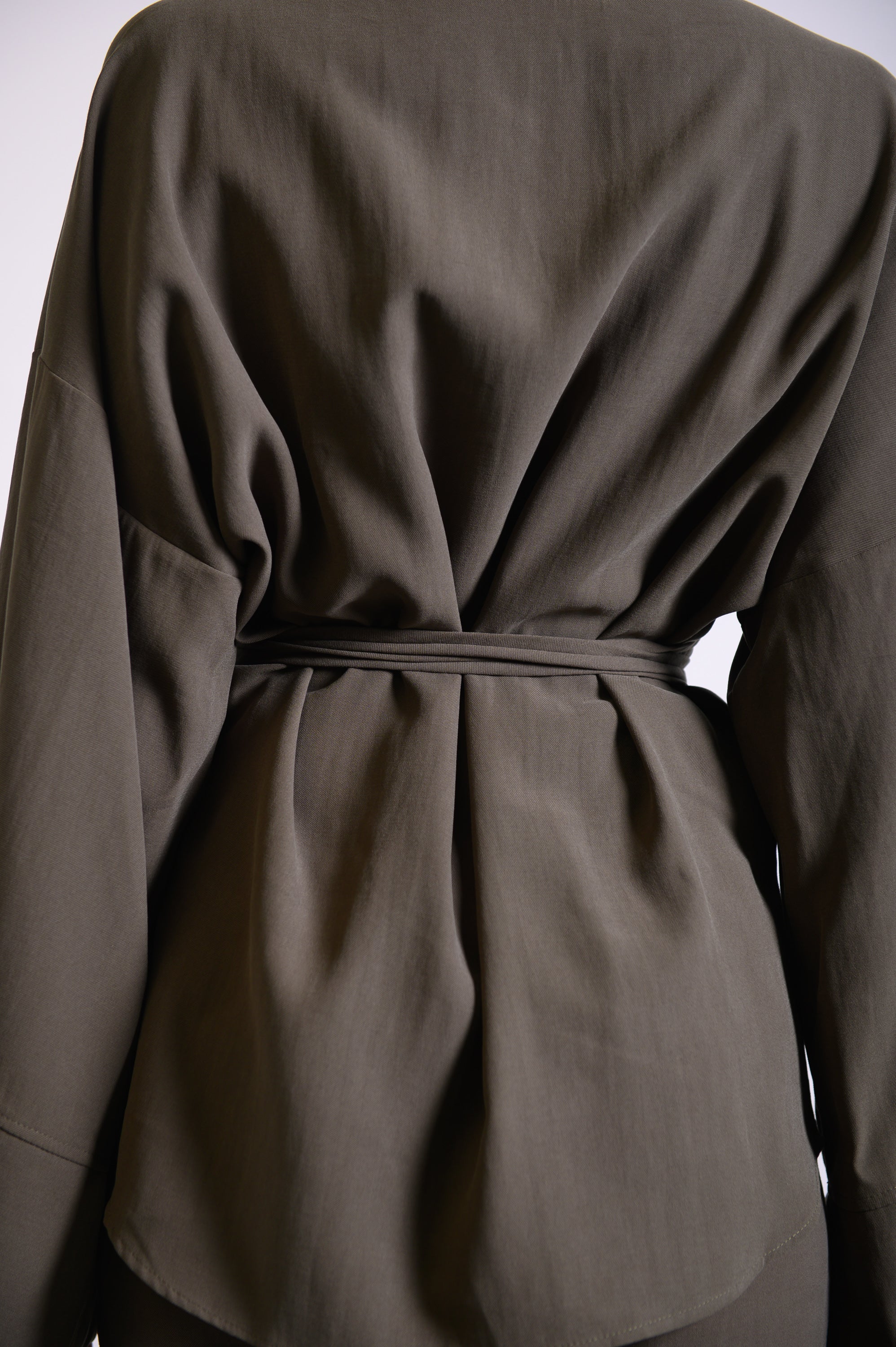 Kimono Alfaiataria Iara Verde Seco Ällie