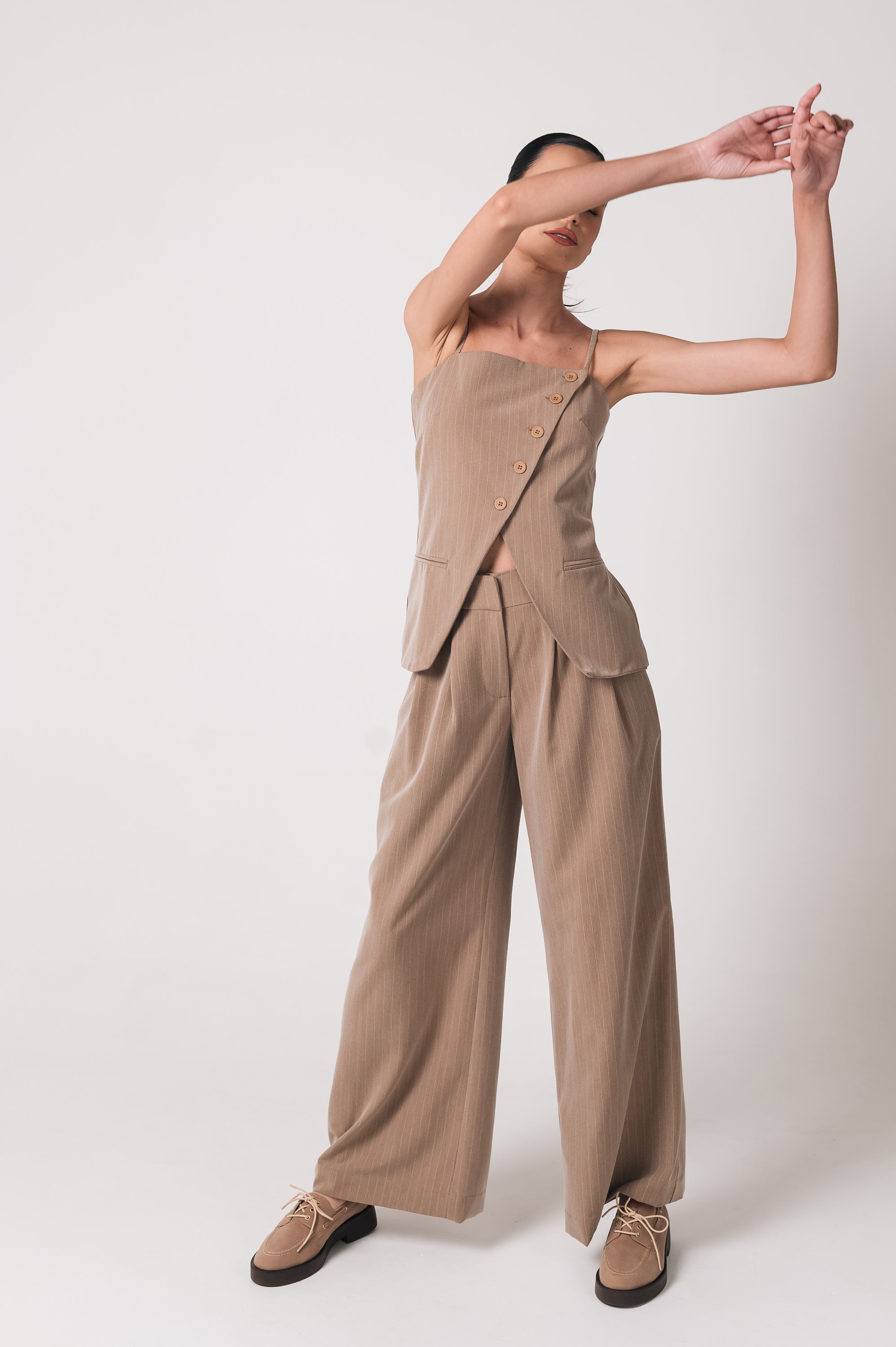 Calça Pantalona Clementine Risca de Giz Capuccino