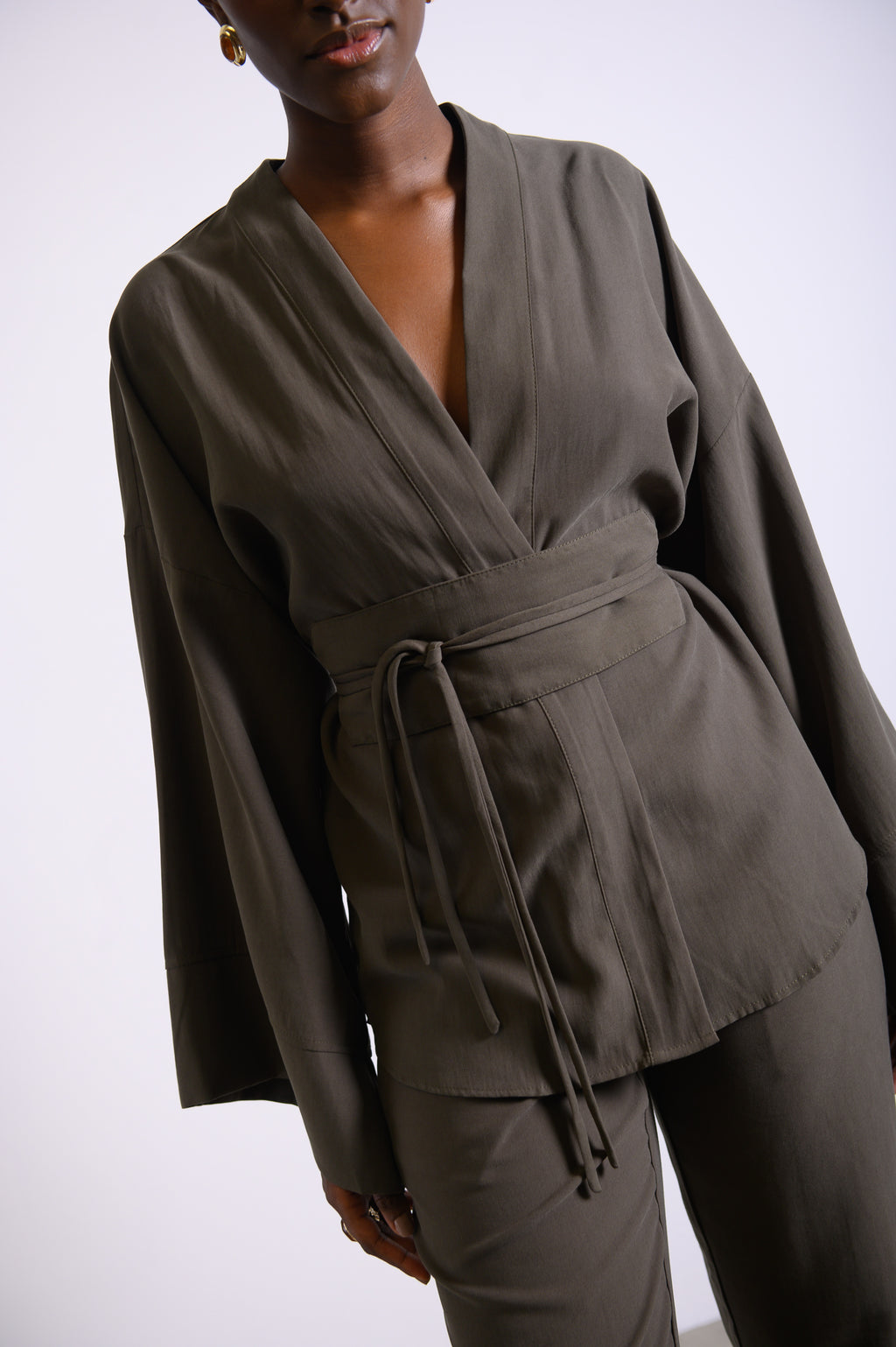 Kimono Alfaiataria Iara Verde Seco Ällie