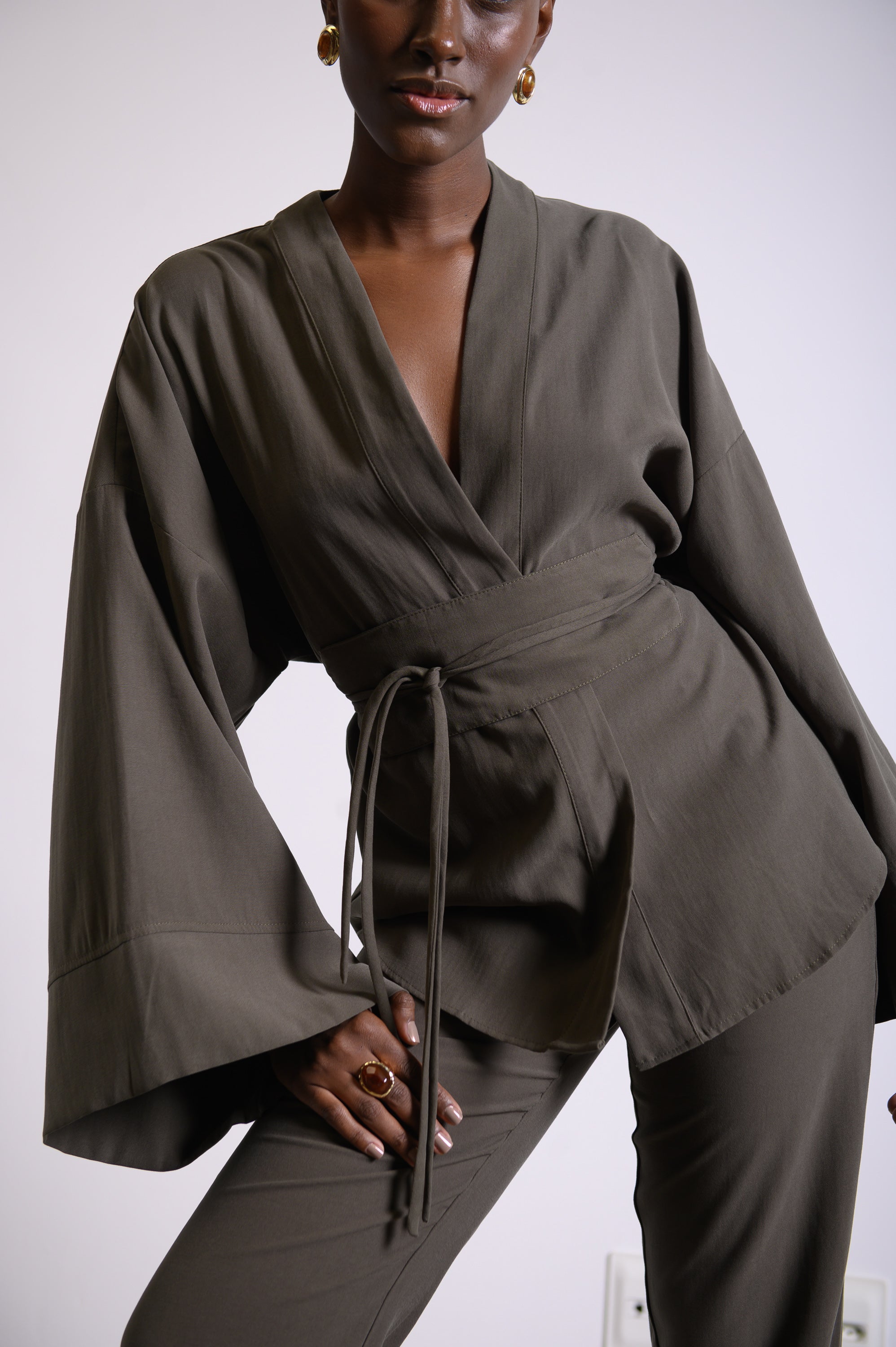 Kimono Alfaiataria Iara Verde Seco Ällie