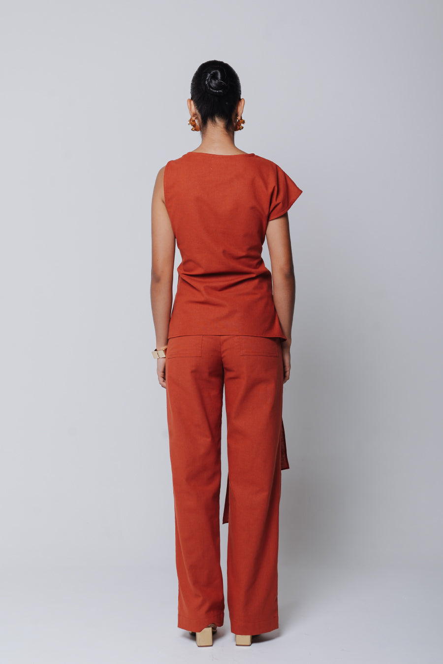 Blusa Amira Linho Vermelho Terra
