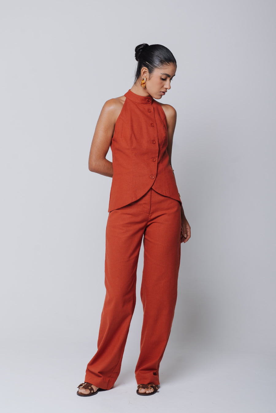 Colete Luisa Linho Vermelho Terra