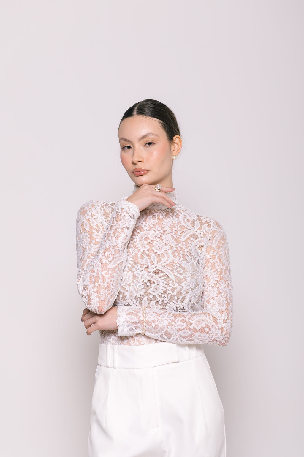 Blusa Gola Alta Renda Ametista Off White Ällie