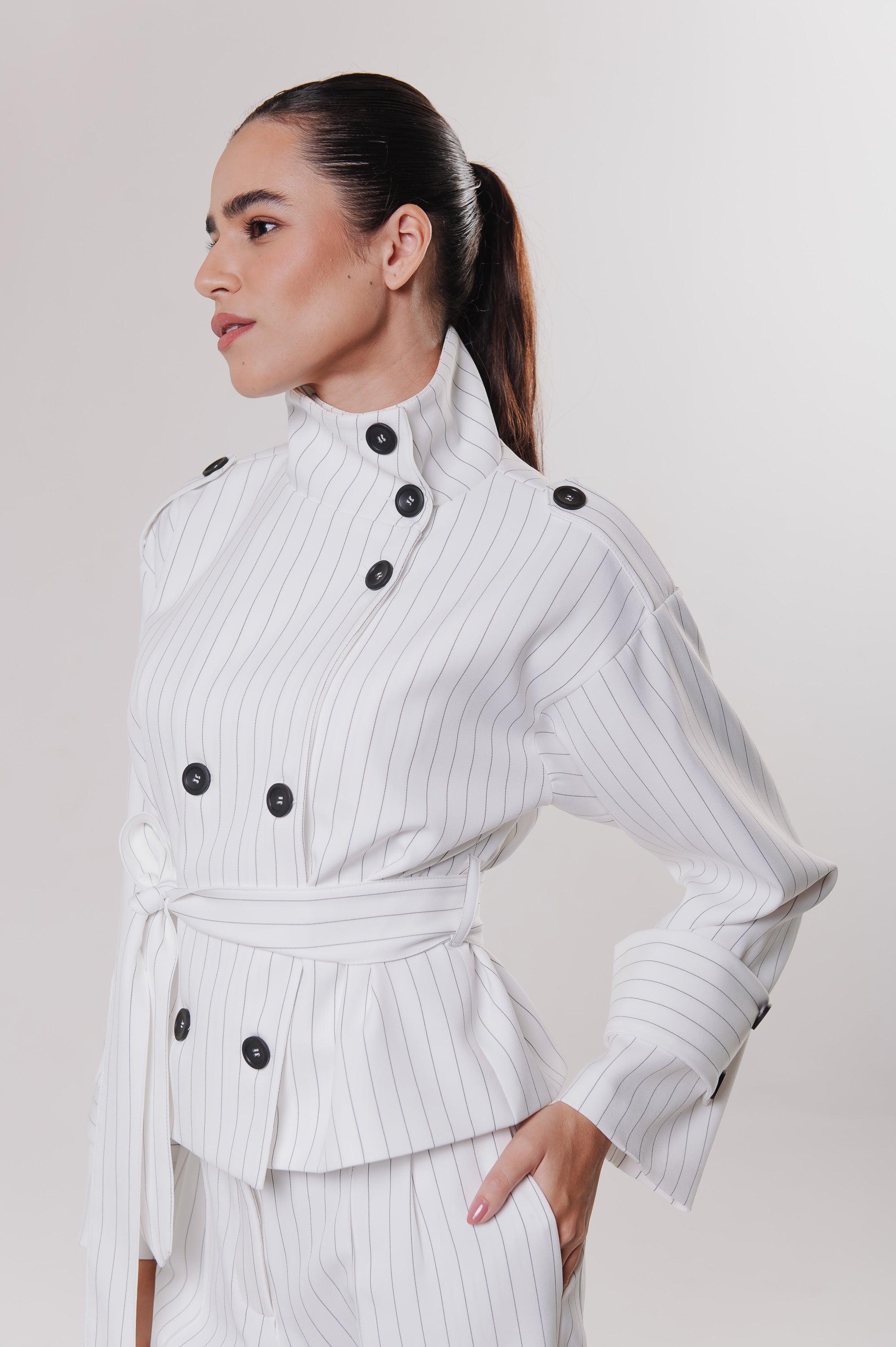Trench Coat Alfaiataria Miranda Risca Off White Ällie (PRÉ-VENDA)