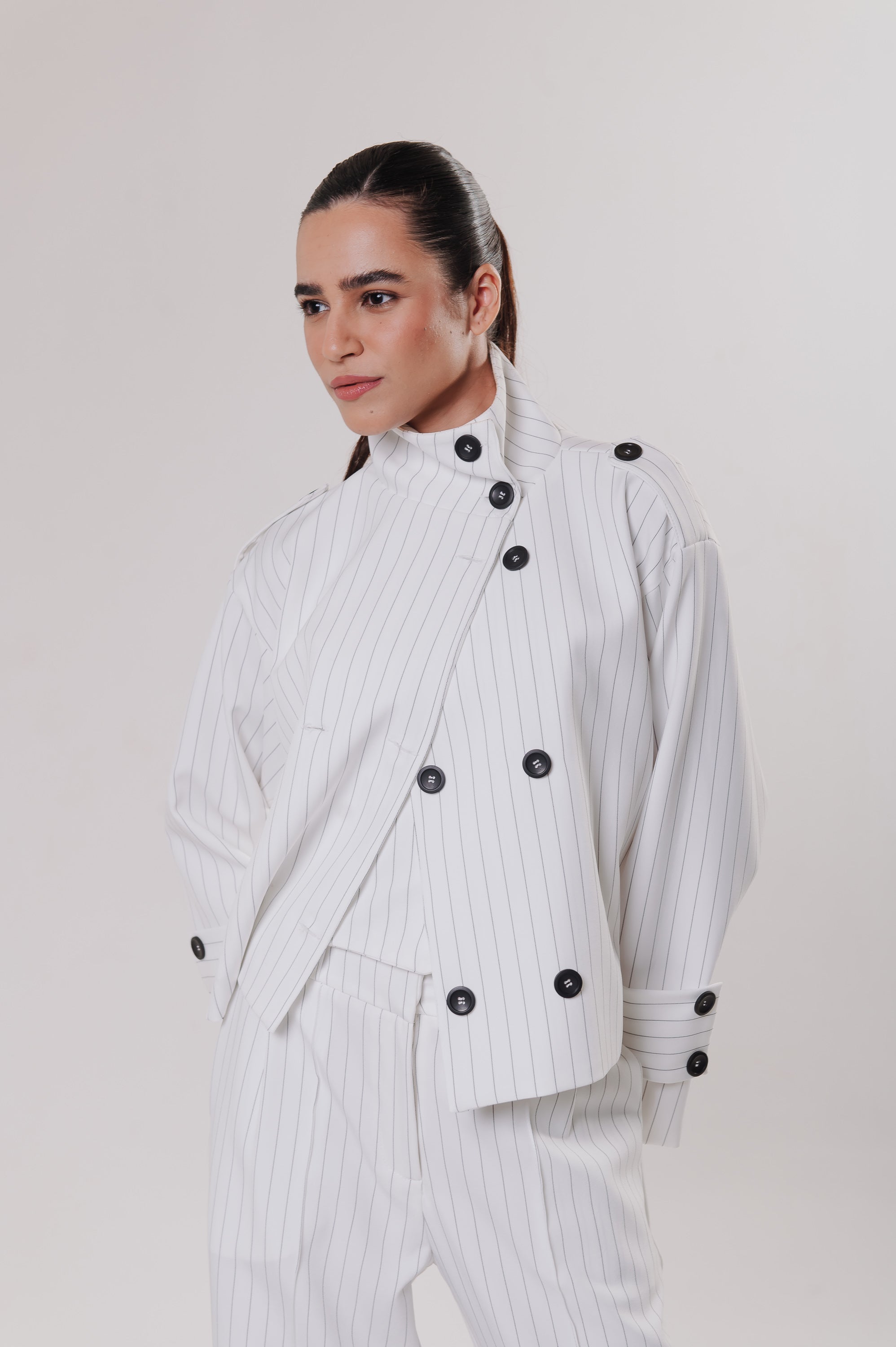Trench Coat Alfaiataria Miranda Risca Off White Ällie (PRÉ-VENDA)