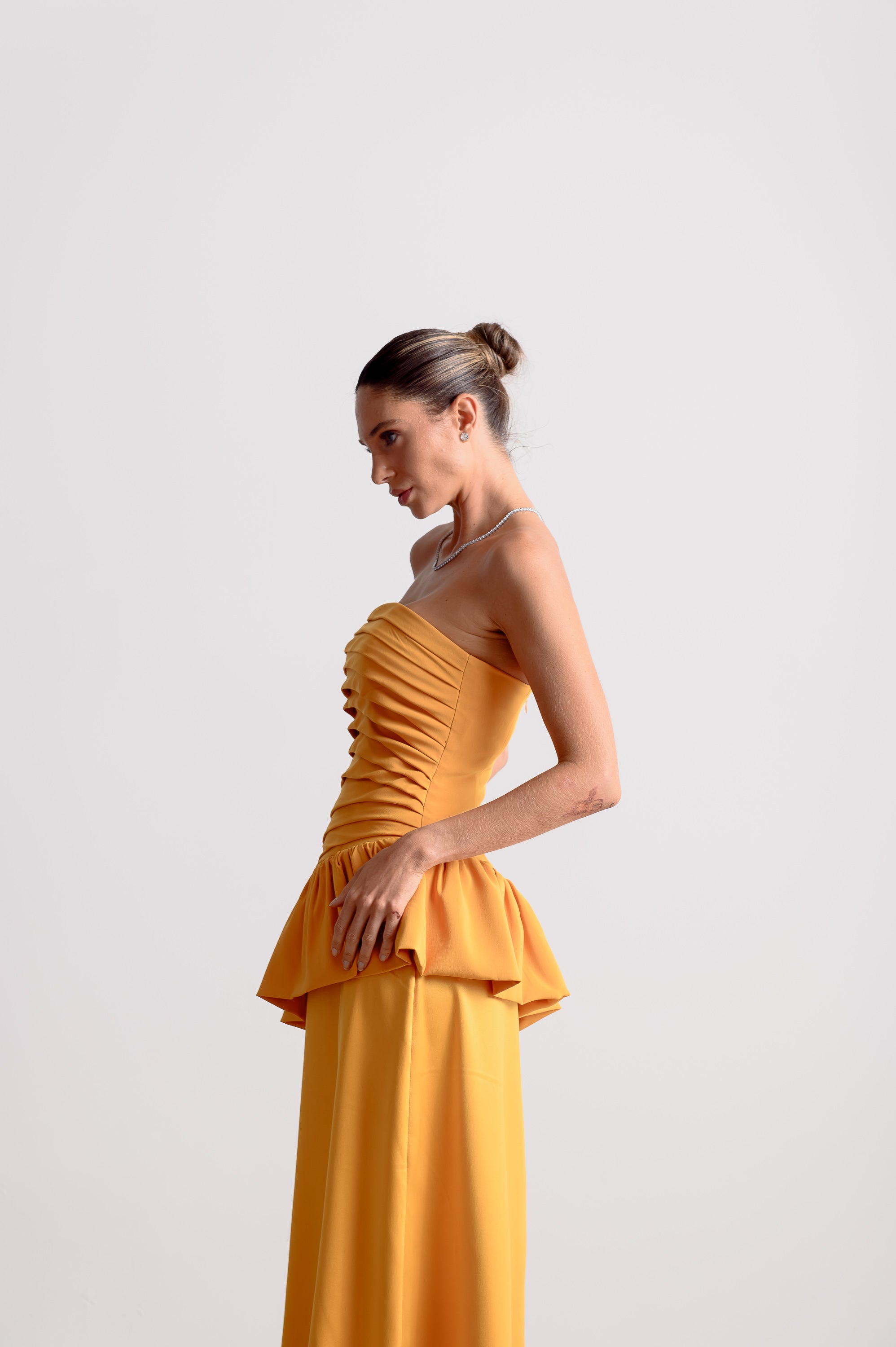 Vestido de Festa Rafaela Mostarda Ällie [ Pré-Venda ]