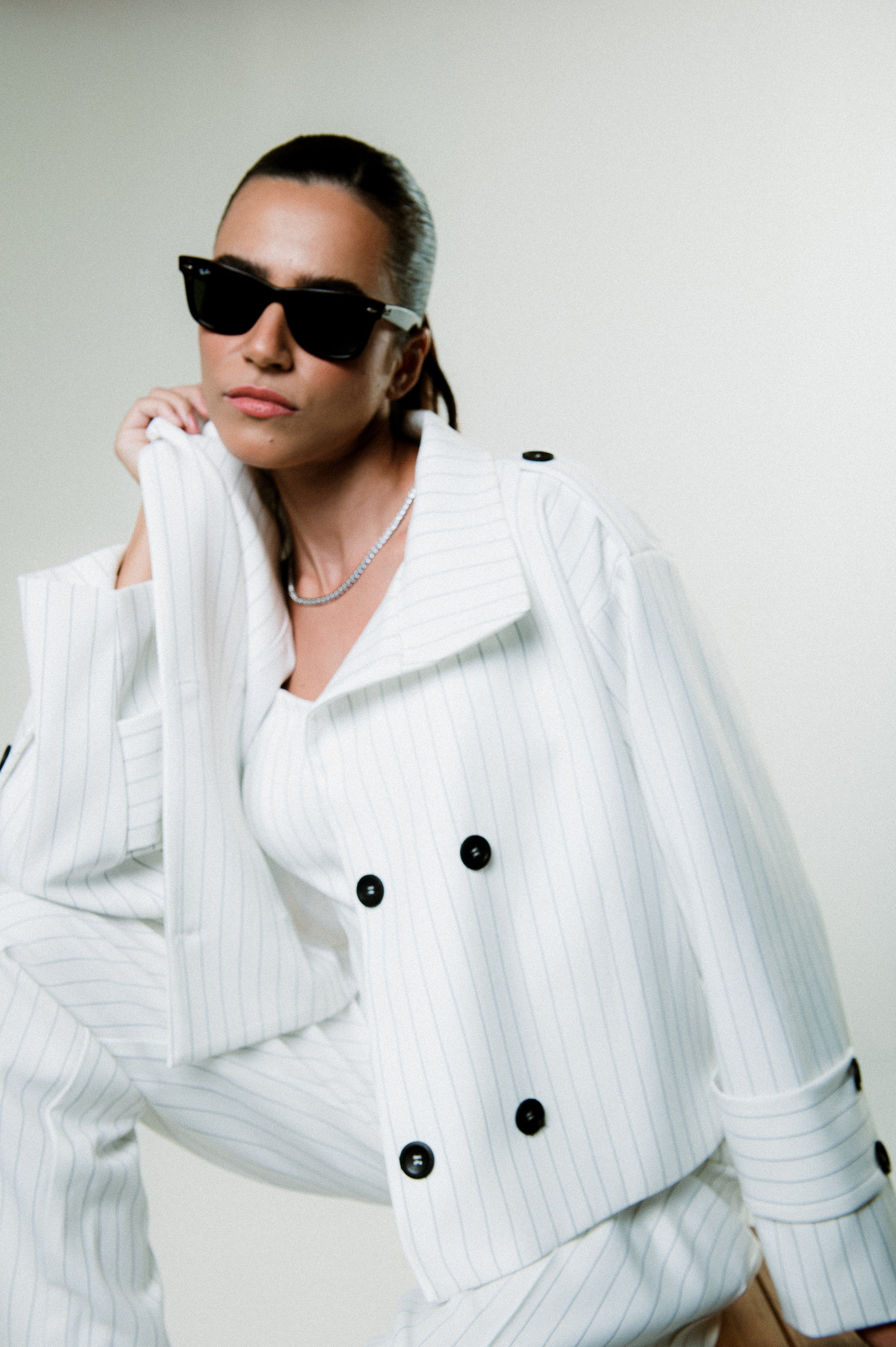 Trench Coat Alfaiataria Miranda Risca Off White Ällie (PRÉ-VENDA)