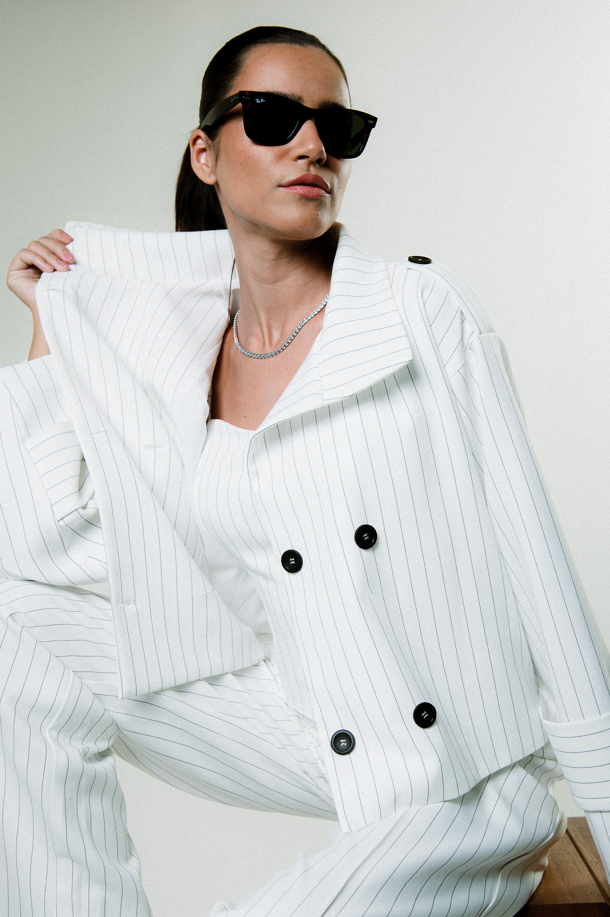 Trench Coat Alfaiataria Miranda Risca Off White Ällie (PRÉ-VENDA)
