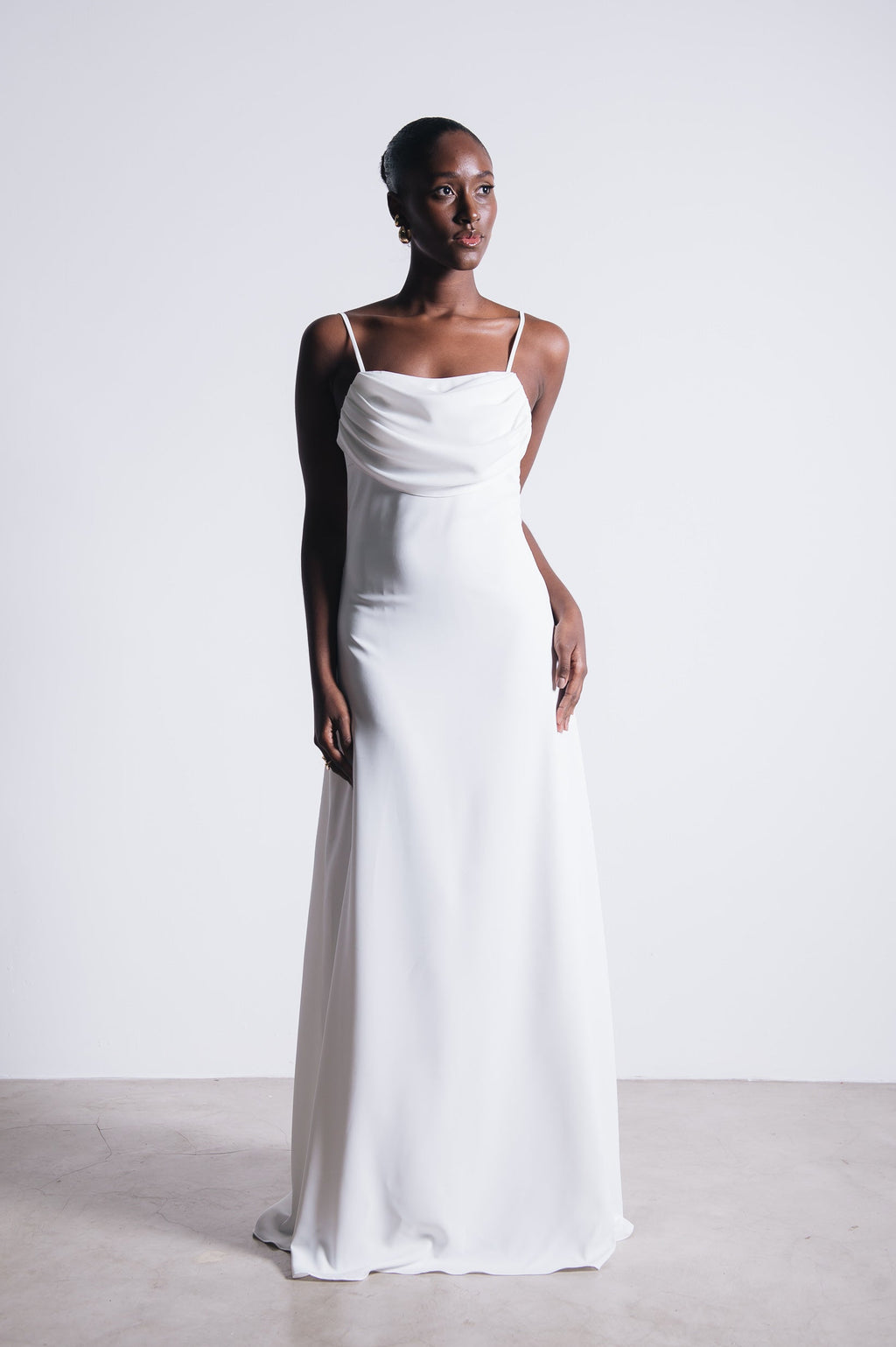Vestido De Noiva Longo Fluido Zélia Off White Ällie
