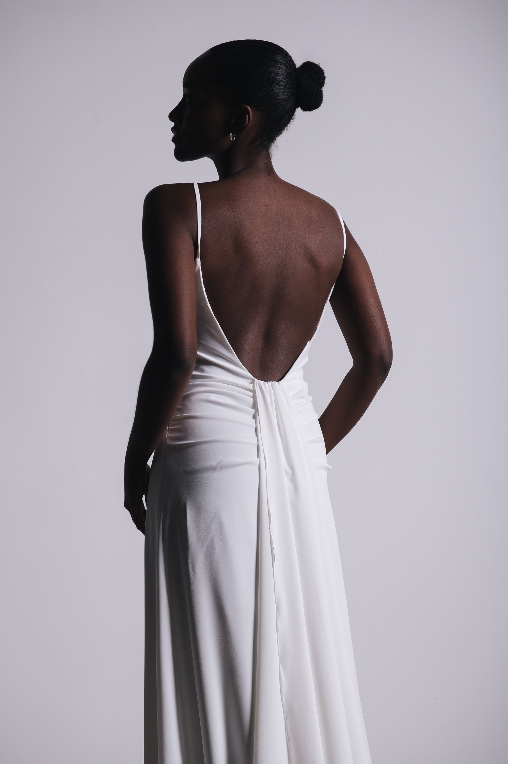 Vestido De Noiva Longo Fluido Zélia Off White Ällie