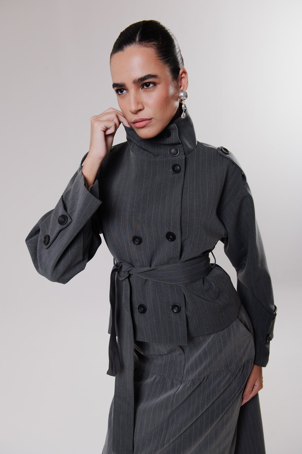 Trench Coat Alfaiataria Miranda Risca Grafite Ällie (PRÉ-VENDA)