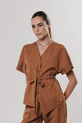 Blusa Alfaiataria Andy Caramelo Ällie