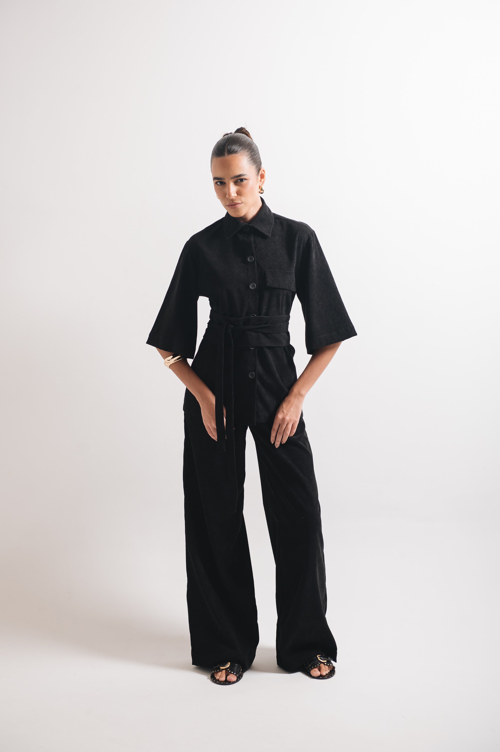 Calça Pantalona Veludo New Safira Preta Ällie