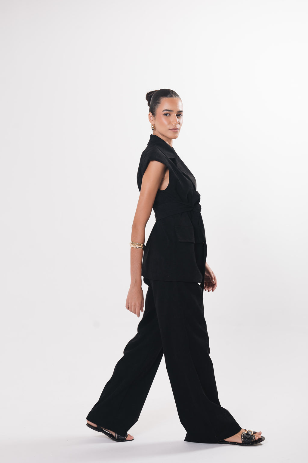 Calça Pantalona Veludo New Safira Preta Ällie