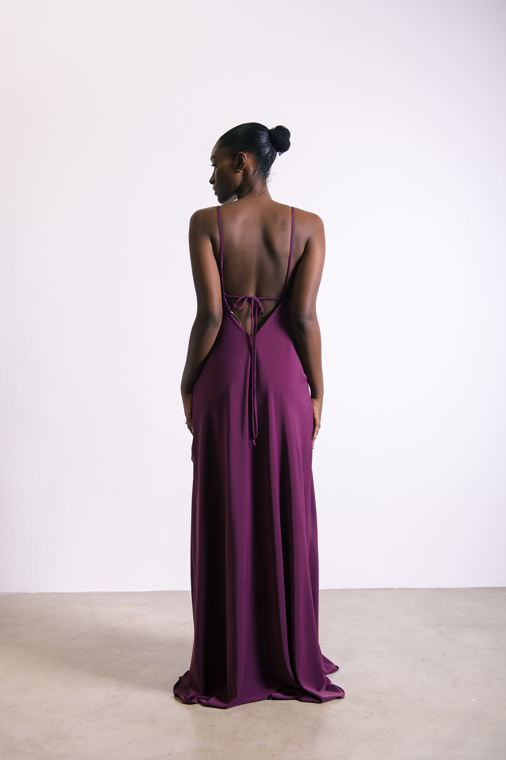 Vestido Longo Alcinha Lorena Uva Ällie