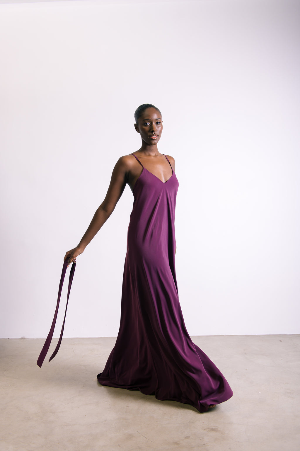 Vestido Longo Alcinha Lorena Uva Ällie