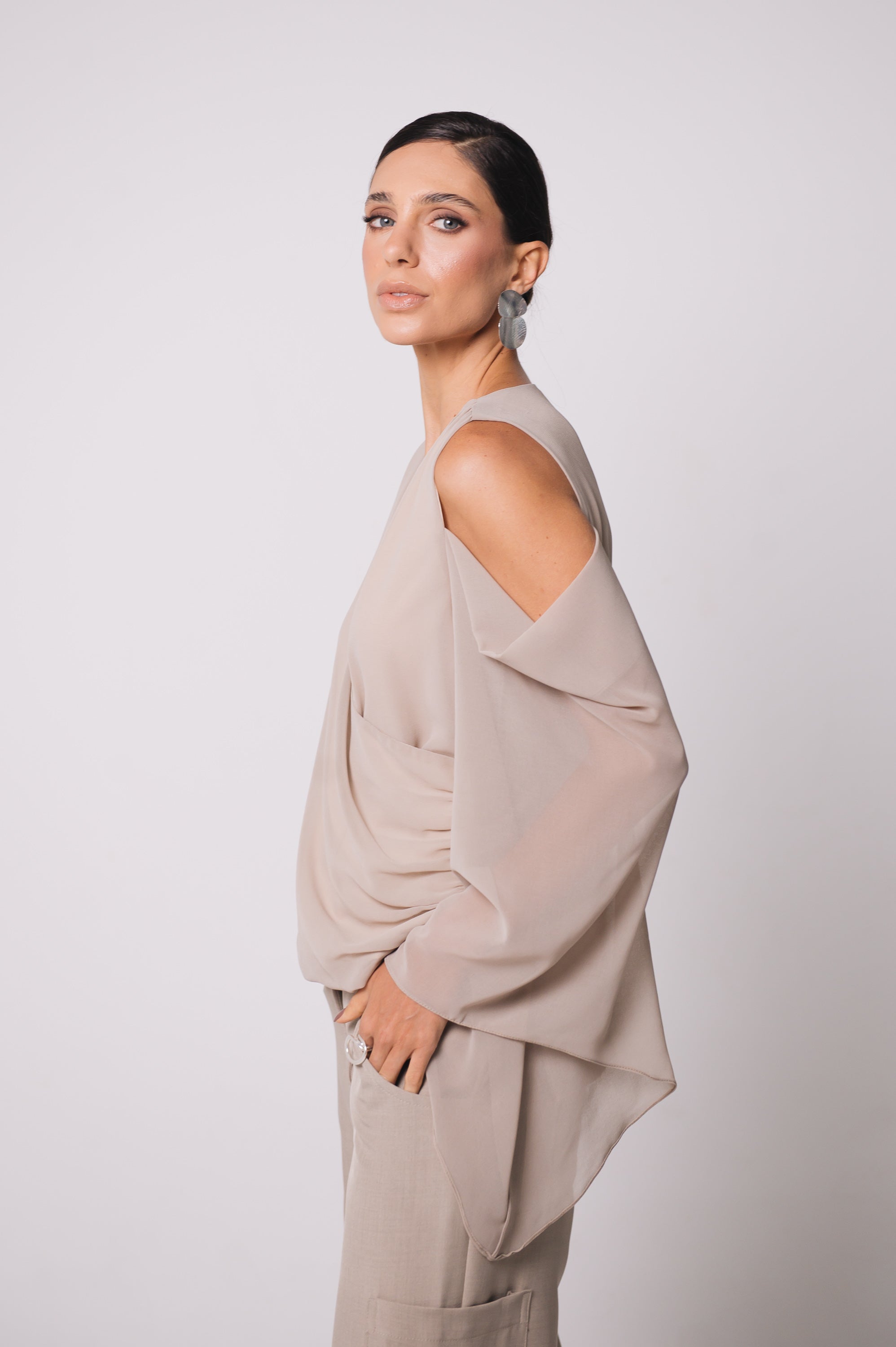 Blusa Fluida Recortes Charlotte Fendi Ällie