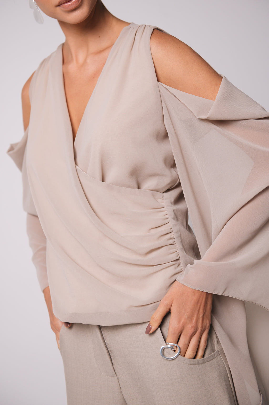 Blusa Fluida Recortes Charlotte Fendi Ällie