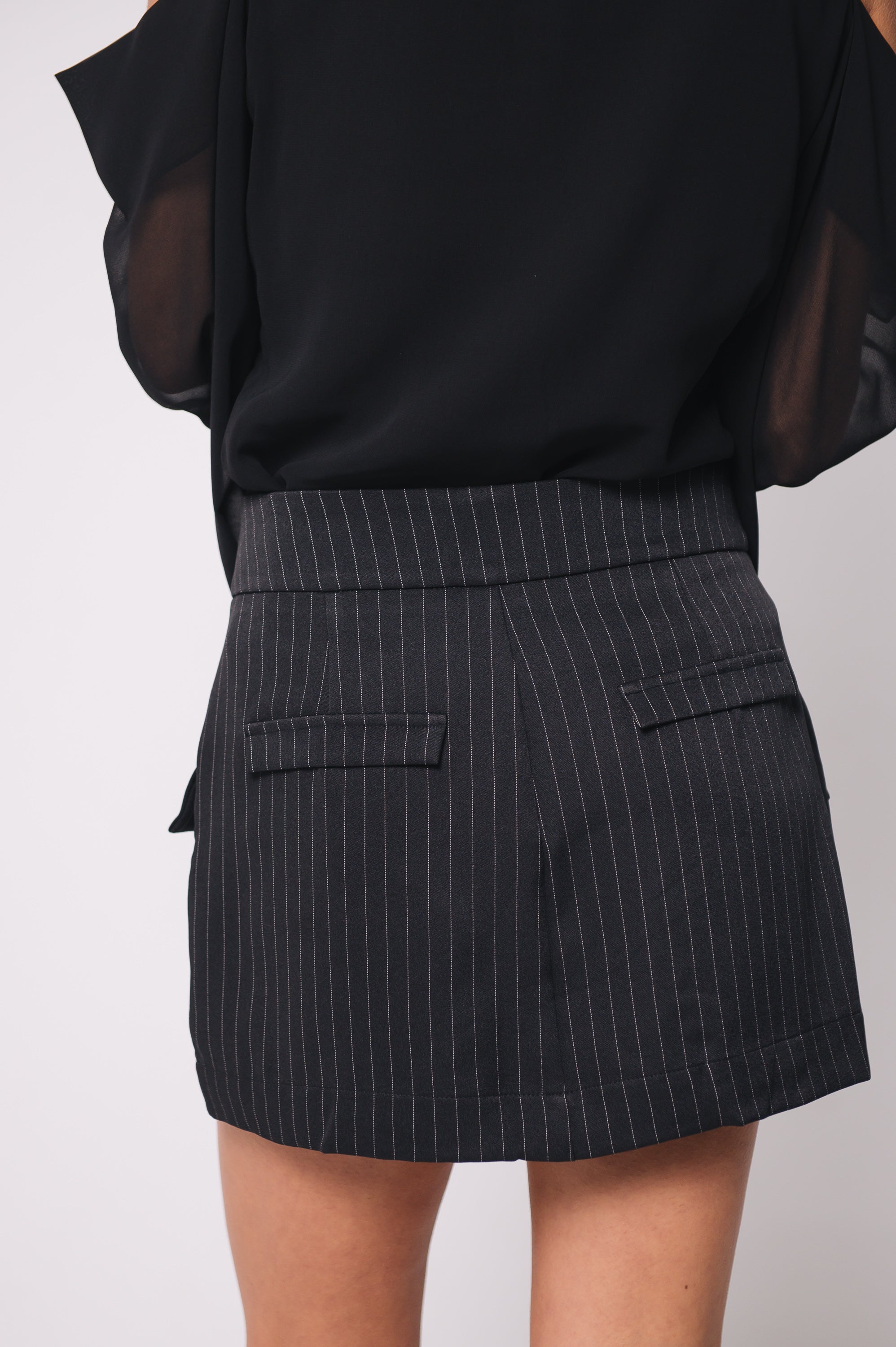 Short Saia Isla Risca de Giz Preto Ällie