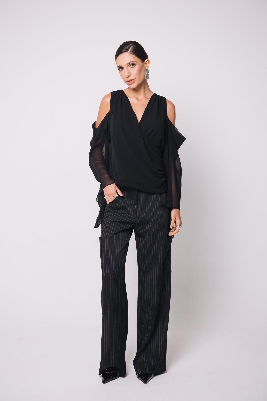 Blusa Fluida Recortes Charlotte Preta Ällie