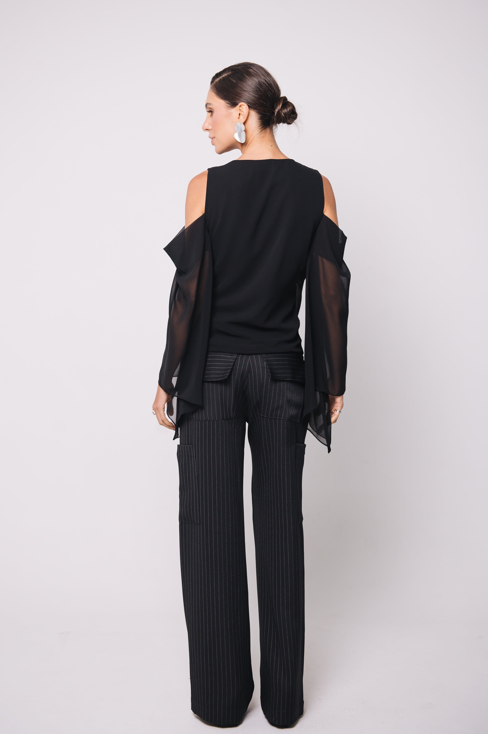 Blusa Fluida Recortes Charlotte Preta Ällie