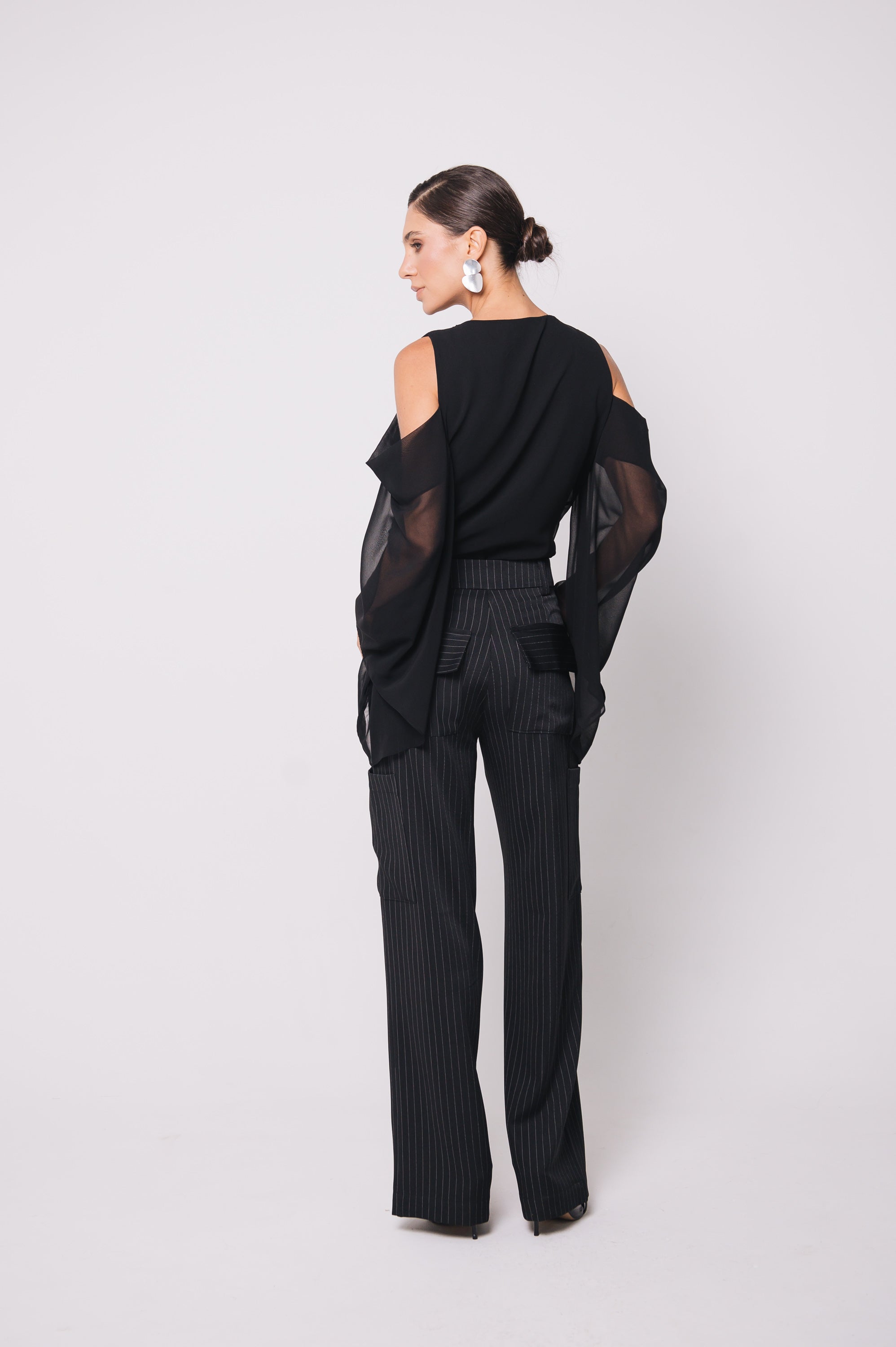 Blusa Fluida Recortes Charlotte Preta Ällie