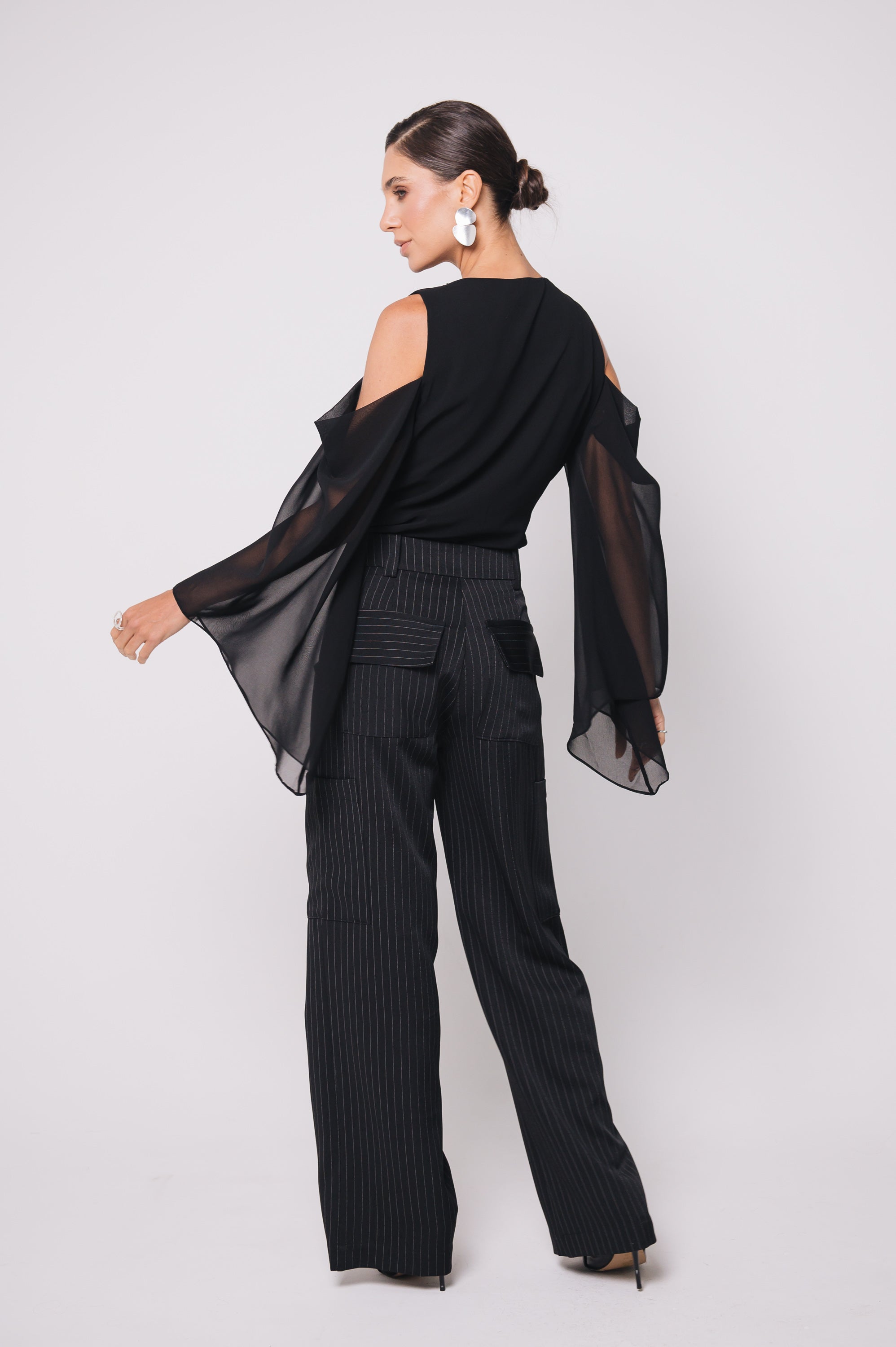 Blusa Fluida Recortes Charlotte Preta Ällie