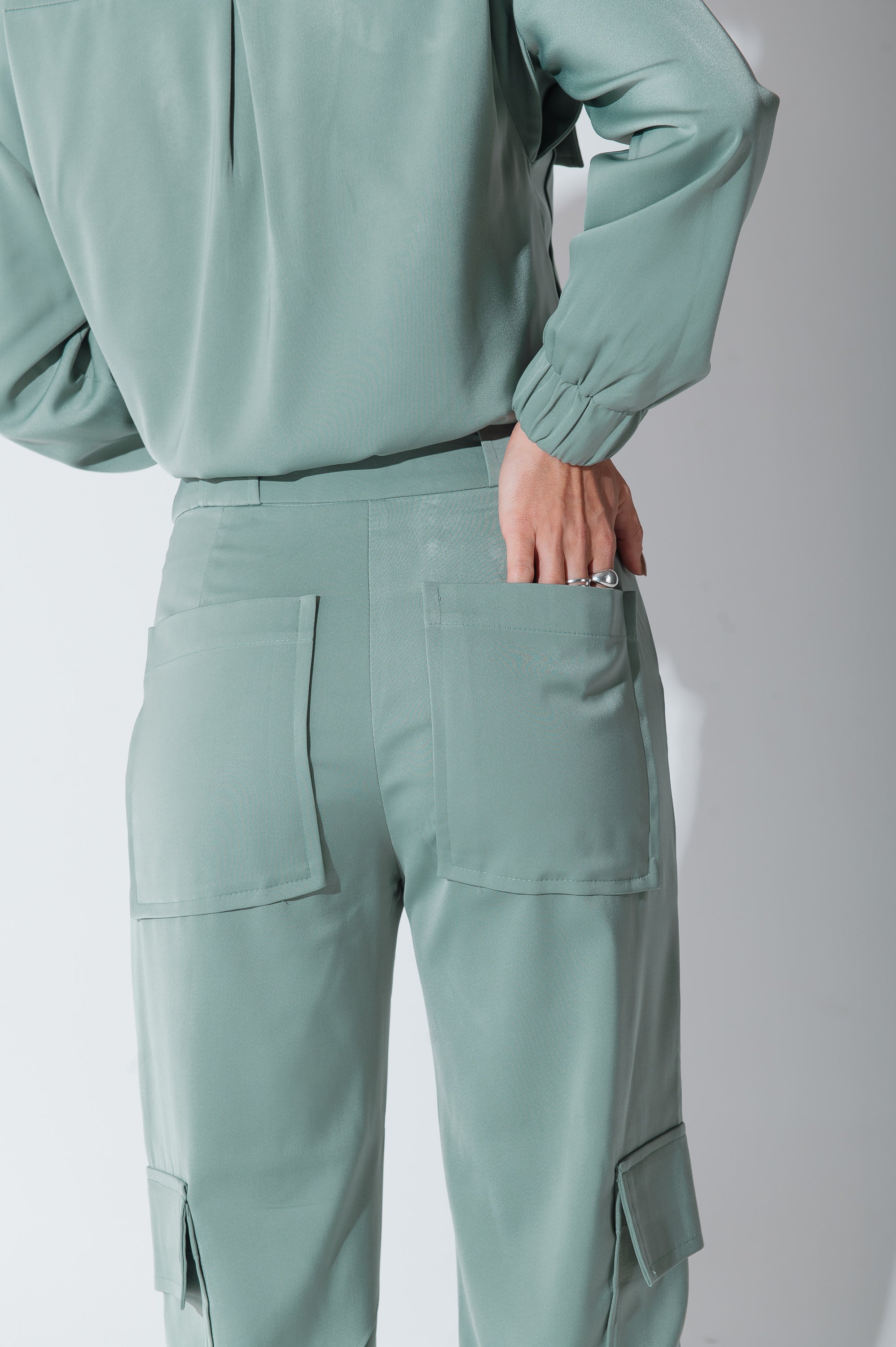 Calça Cargo Alfaiataria Brunelle Verde Menta Saphir