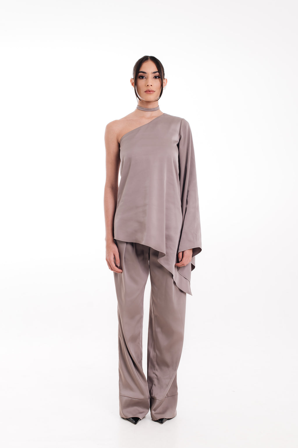 Blusa Assimétrica Acetinada Lucy Cinza Ällie