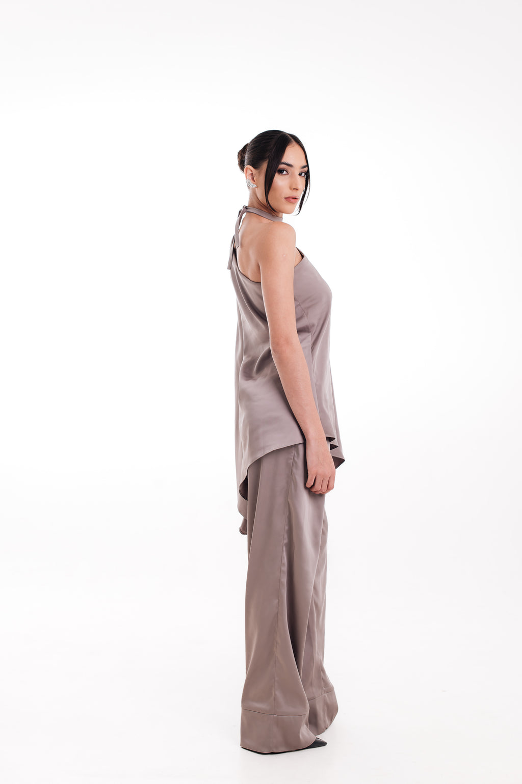 Blusa Assimétrica Acetinada Lucy Cinza Ällie