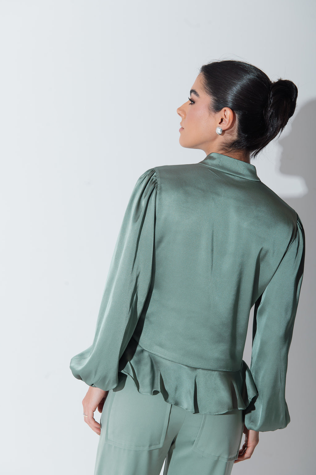 Camisa Acetinada Lisandra Verde Menta Saphir