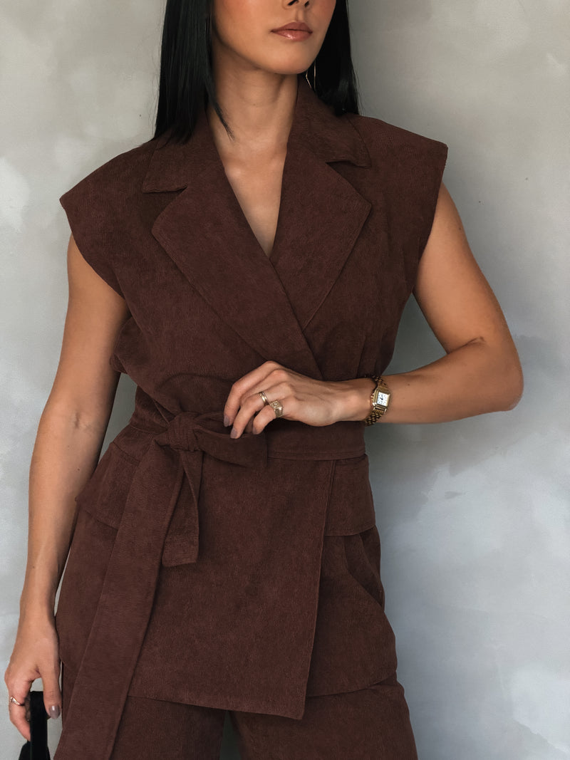 Colete Amarração Veludo Tereza Marrom Ällie - foto adicional 3