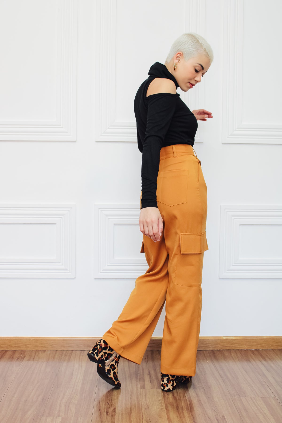Calça Alfaiataria Cargo Pietra Caramelo