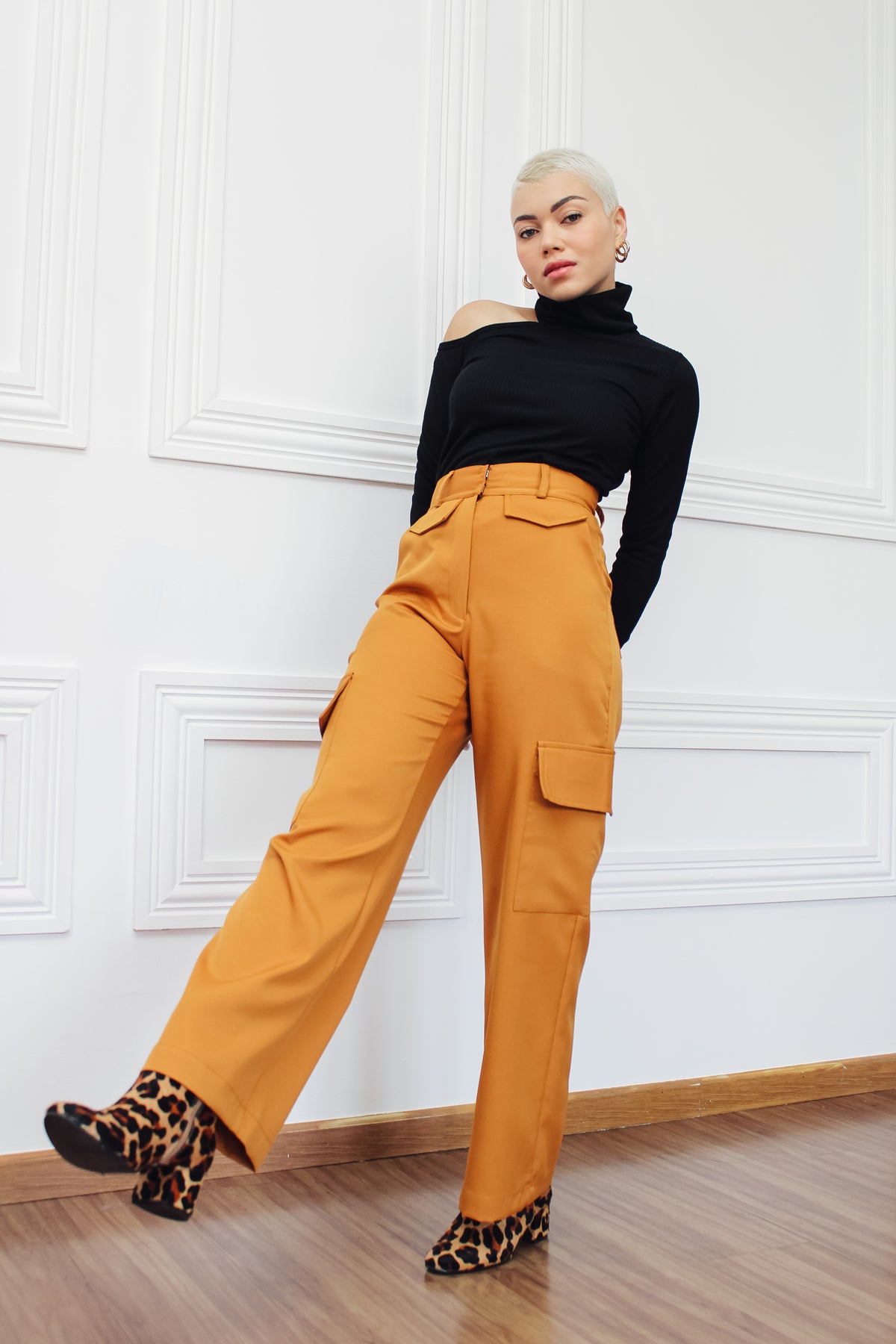 Calça Alfaiataria Cargo Pietra Caramelo