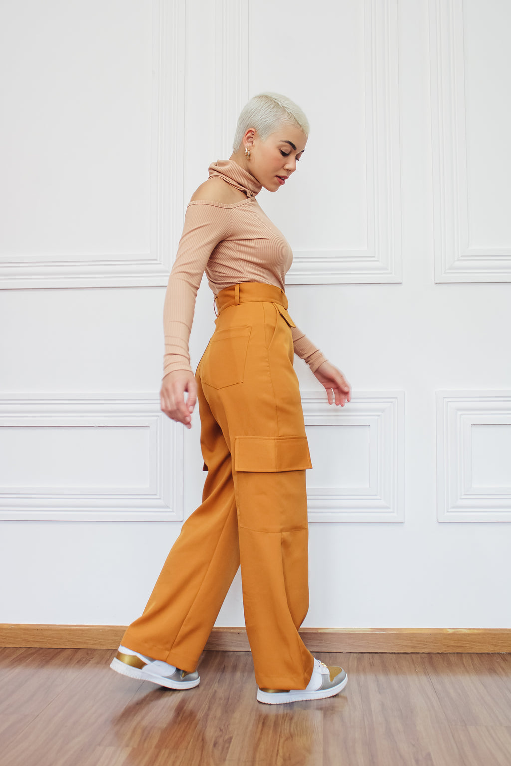 Calça Alfaiataria Cargo Pietra Caramelo
