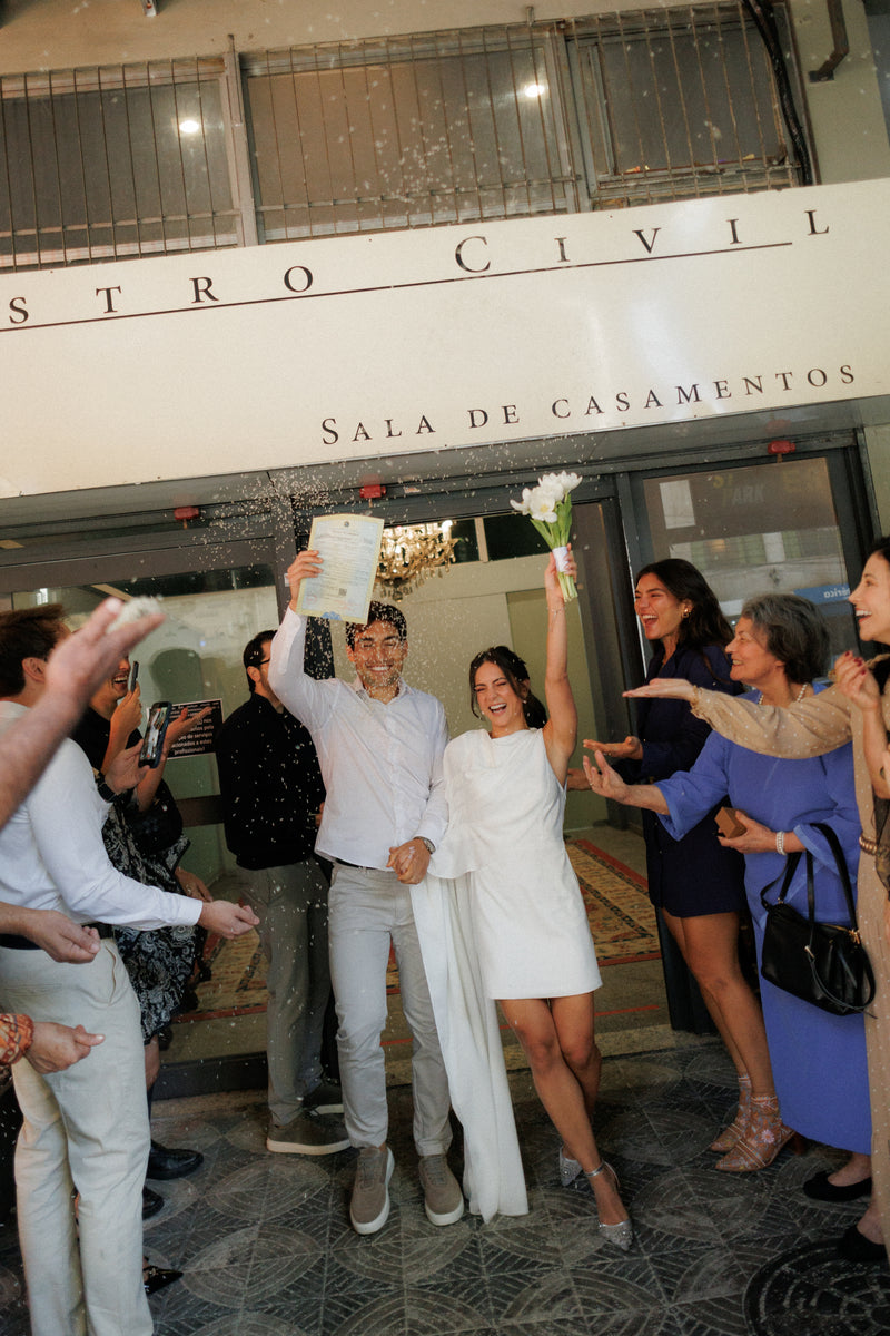 Vestido De Noiva Capa Assimétrica Nathalia Off White Ällie - foto adicional 1
