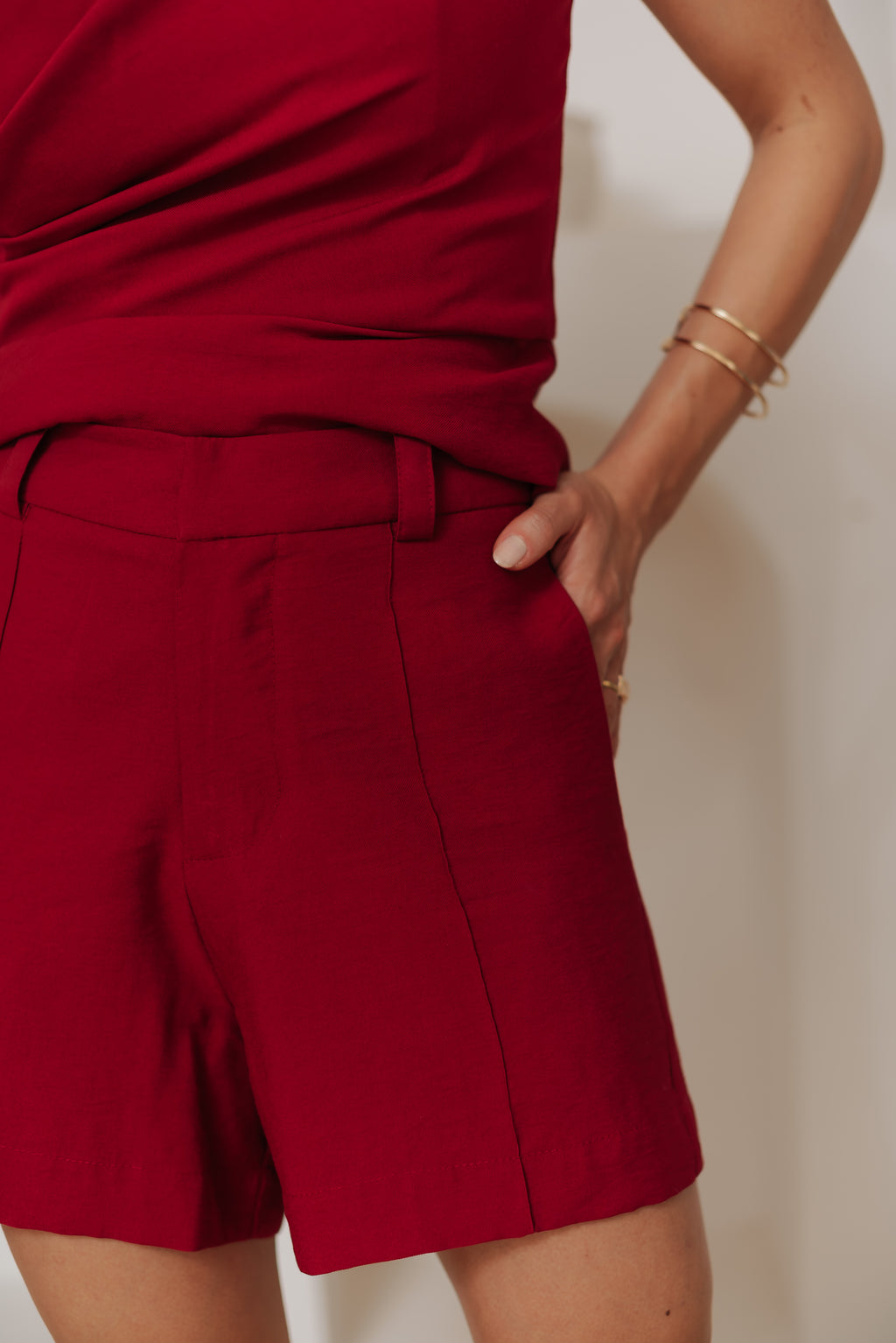 Short Alfaiataria Mia Cereja Saphir