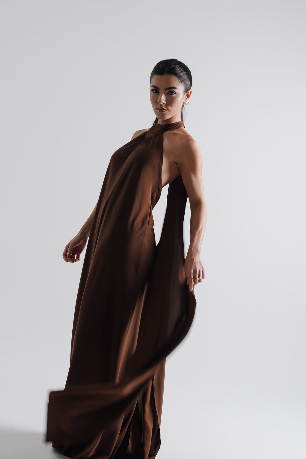Vestido Frente Única Longo Mariana Marrom Saphir