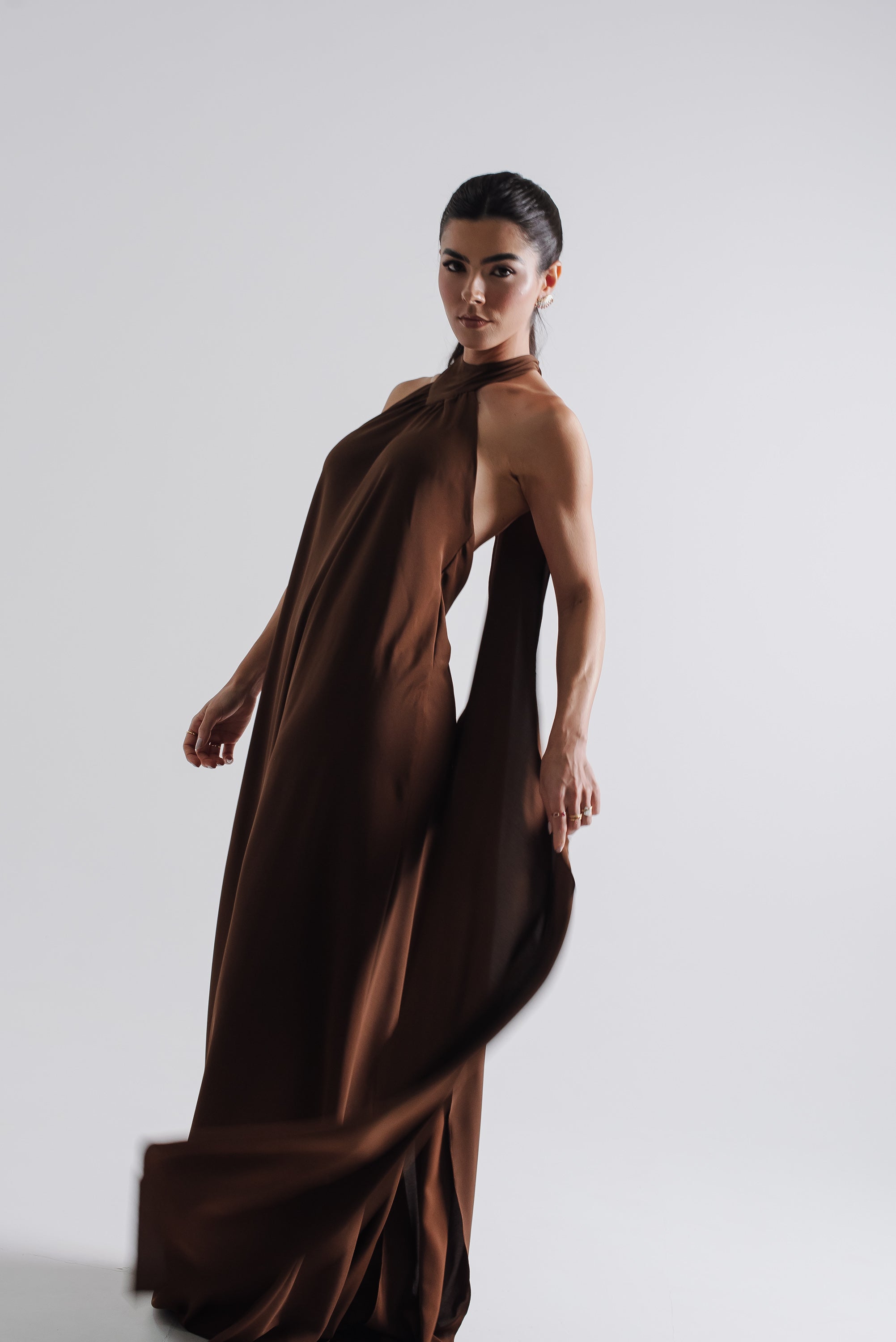 Vestido Frente Única Longo Mariana Marrom Saphir