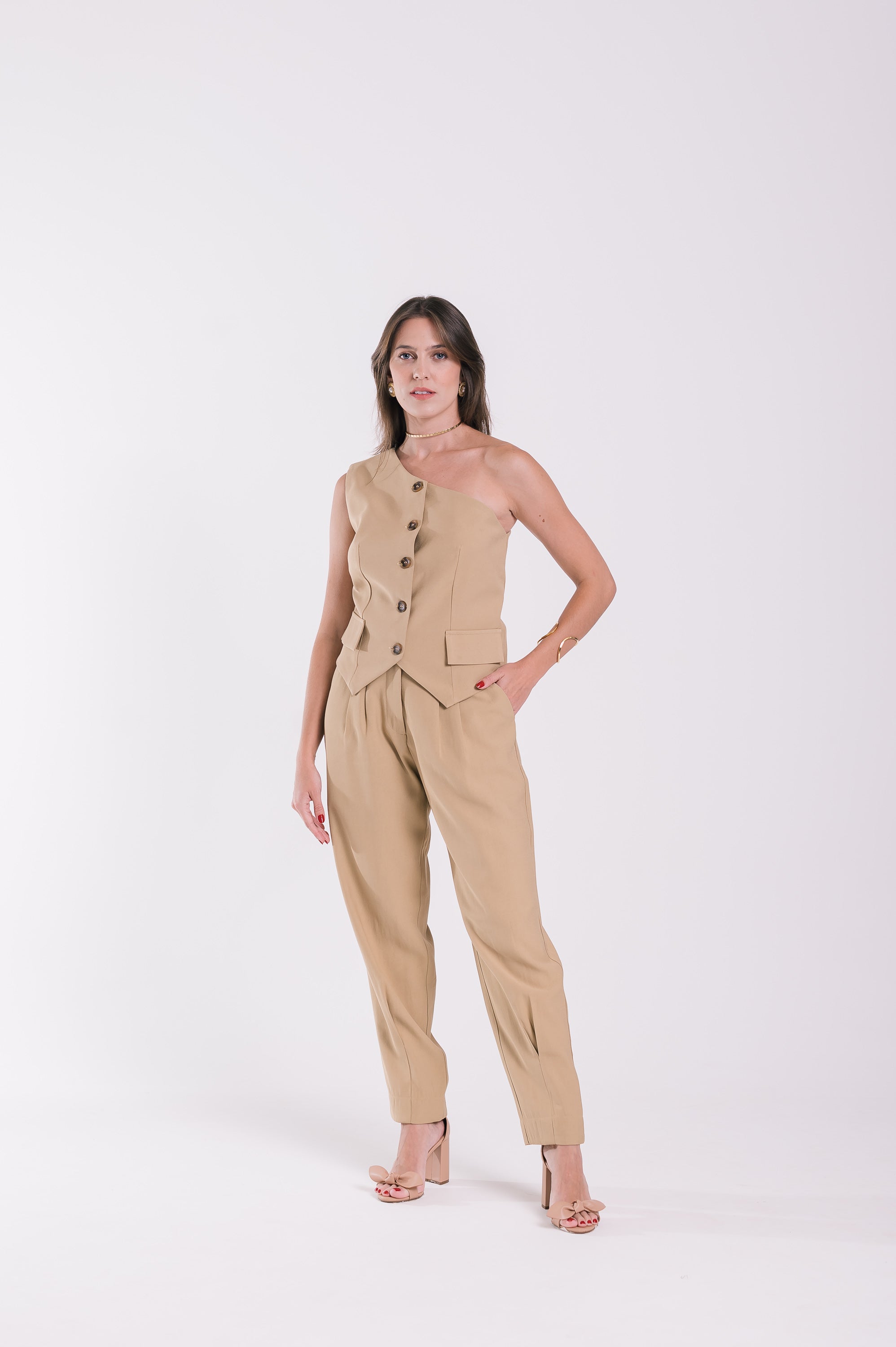 Calça Cenoura Cleo Camel