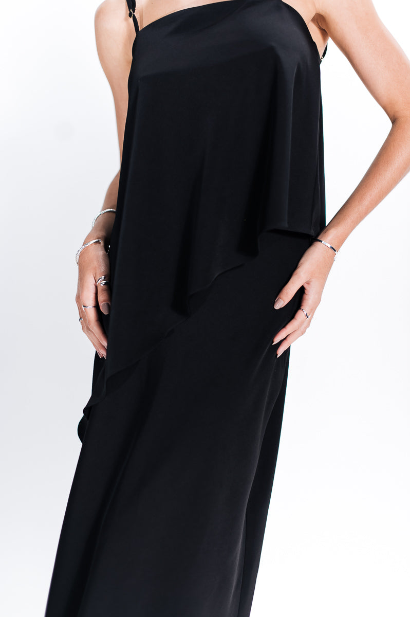 Blusa Assimétrica Rogéria Preta Ällie