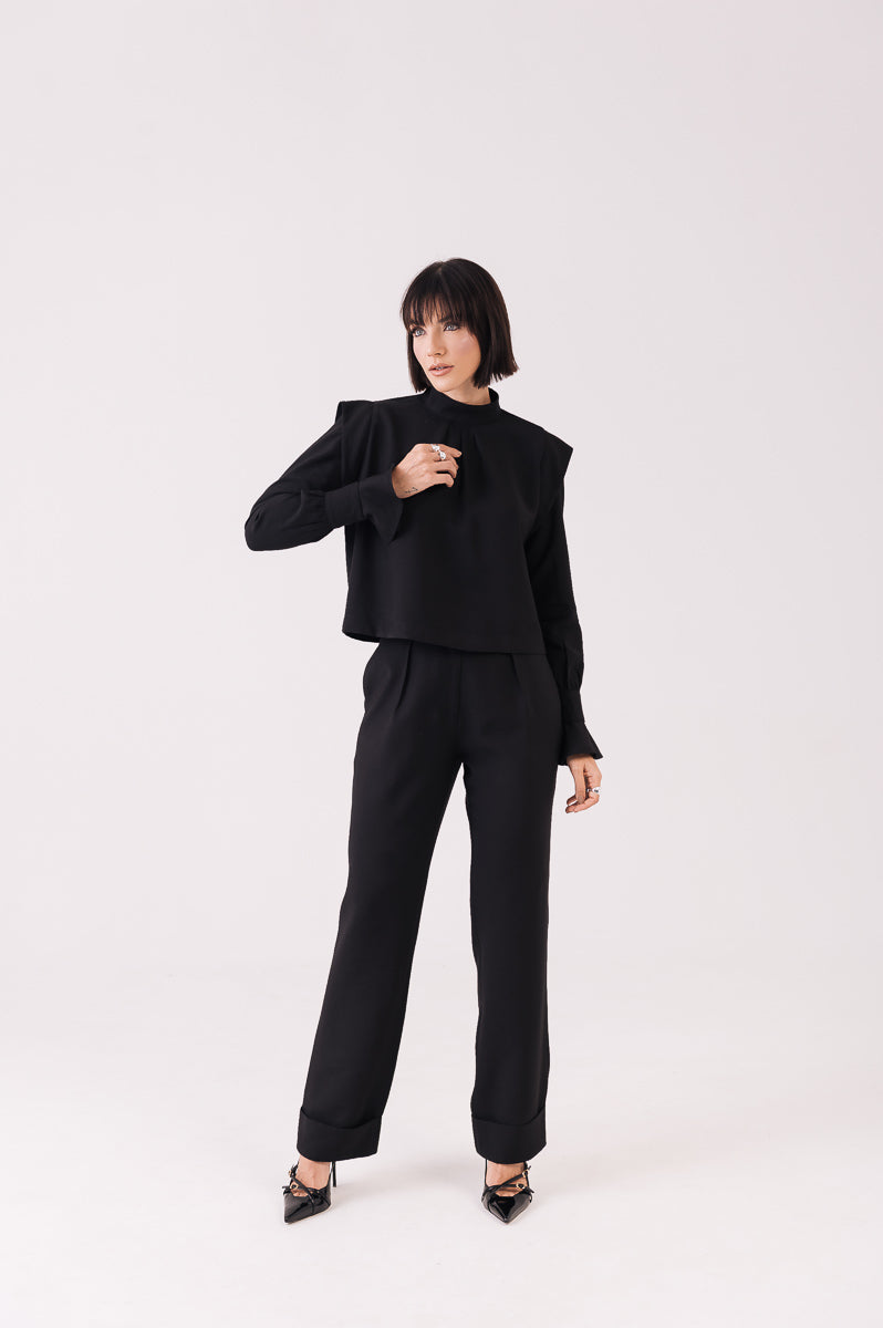 Blusa Alfaiataria Ombreira Cíntia Preta Ällie